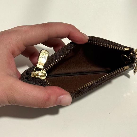 AUTHENTIC LOUIS VUITTON Key Pouch Monogram - Picture 2 of 4